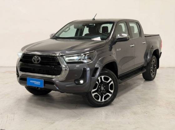 TOYOTA HILUX 2.8 D-4D TURBO DIESEL CD SRX PLUS 4X4 AUTOMÁTICO TOYOTA HILUX 2.8 D-4D TURBO DIESEL CD SRX PLUS 4X4 AUTOMÁTICO
